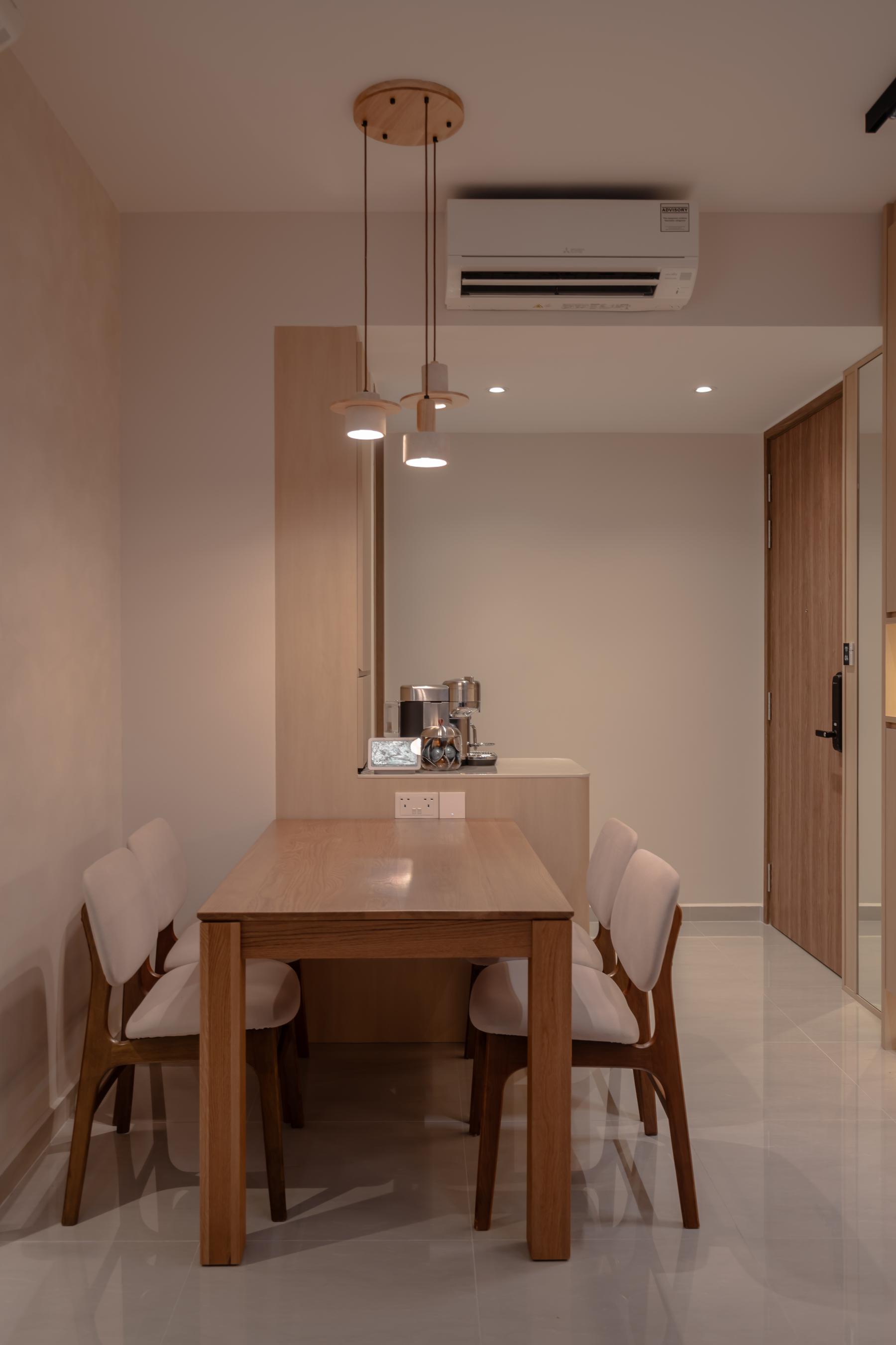 Minimalist Dining Room with Dining Table and Dining Chairs