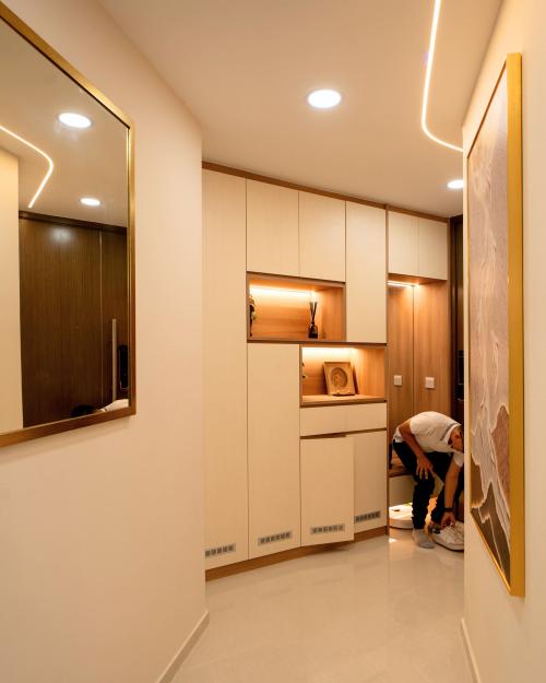 Contemporary Entryway at Riverbak Fernvale