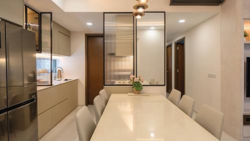 Contemporary Dining Room at Riverbak Fernvale
