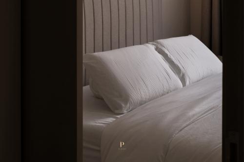 Contemporary Bedroom at 859D Tampines Walk