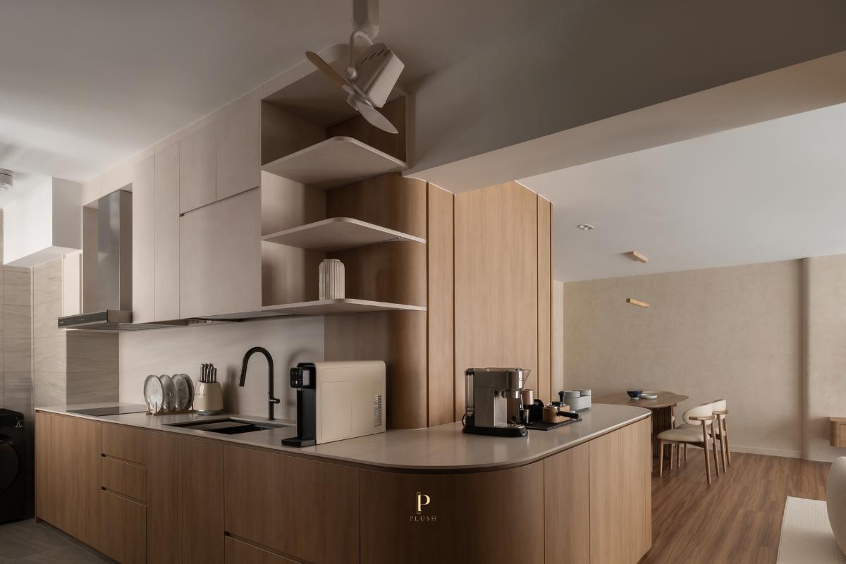 Minimalist Kitchen with Countertop and Open Kitchen