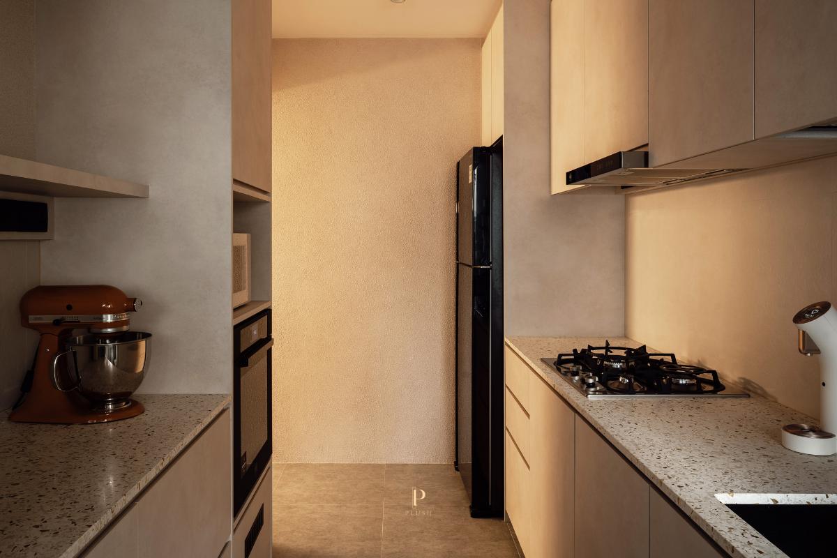 Minimalist Kitchen with Countertop and Kitchen Backsplash