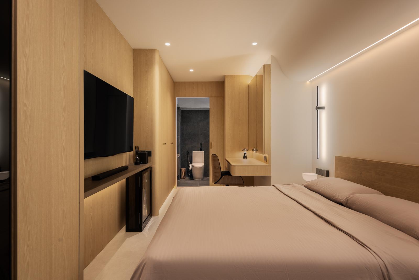 Modern Bedroom with Homogeneous Tiles and Flooring