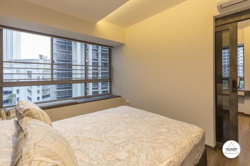 Contemporary Bedroom at Lorong 1A Toa Payoh