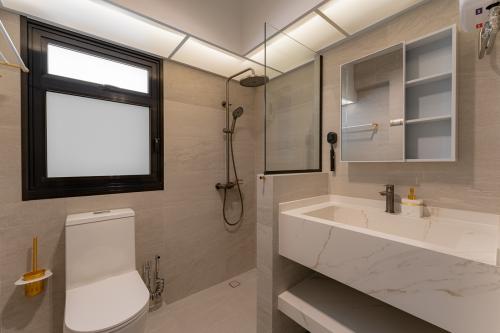 Modern Bathroom at Plantation Crescent (Block 112B)