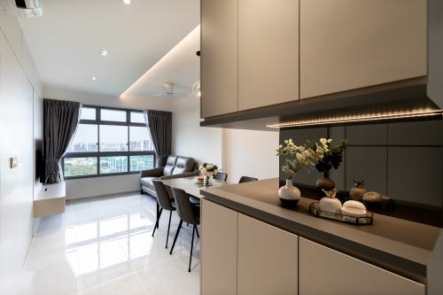 Modern Entryway at Punggol Drive (Block 653C)