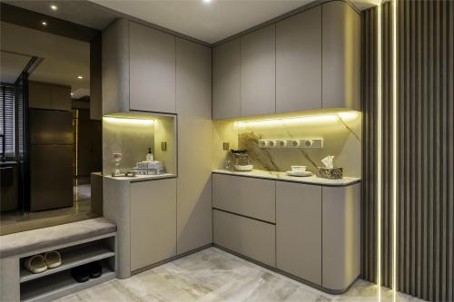 Modern Foyer at Affinity At Serangoon