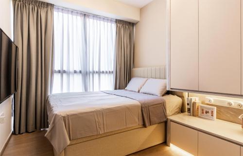 Modern Bedroom at Affinity At Serangoon