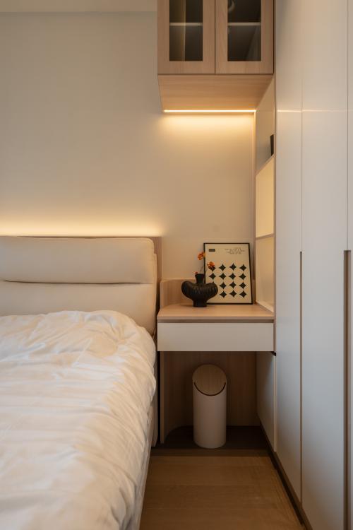 Modern Bedroom at Sims Drive