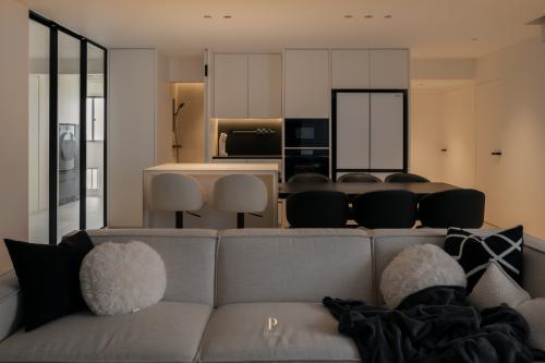 Minimalist Dining Room at 787D Woodlands Crescent