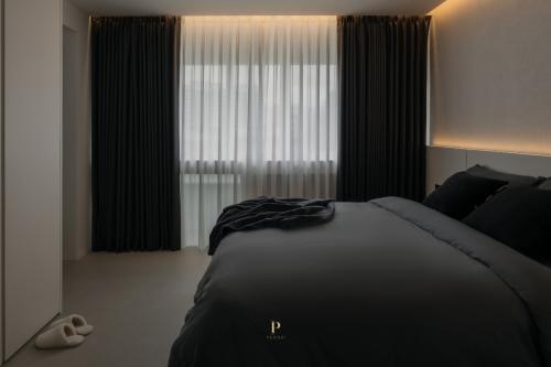 Minimalist Bedroom at 787D Woodlands Crescent