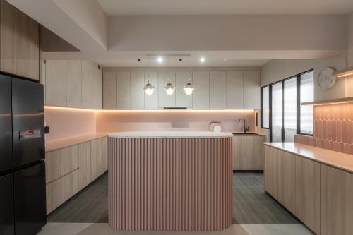 Contemporary Kitchen at 119A Alkaff Crescent