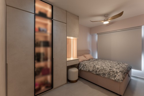 Contemporary Bedroom at 119A Alkaff Crescent