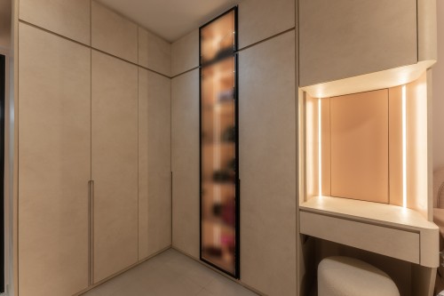 Contemporary Bedroom at 119A Alkaff Crescent