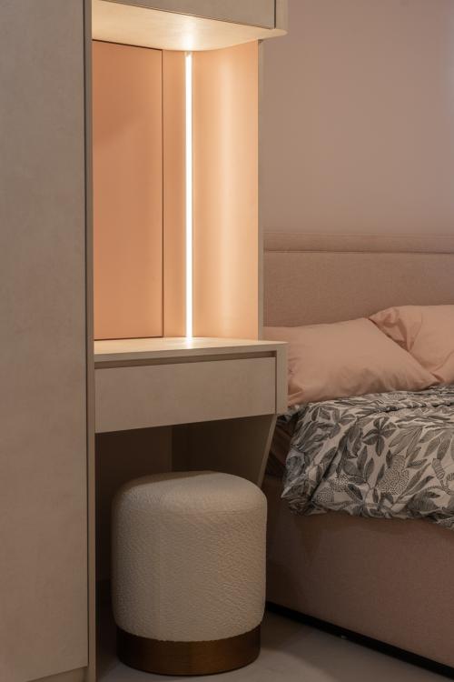 Contemporary Bedroom at 119A Alkaff Crescent