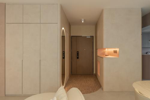 Contemporary Foyer at 119A Alkaff Crescent