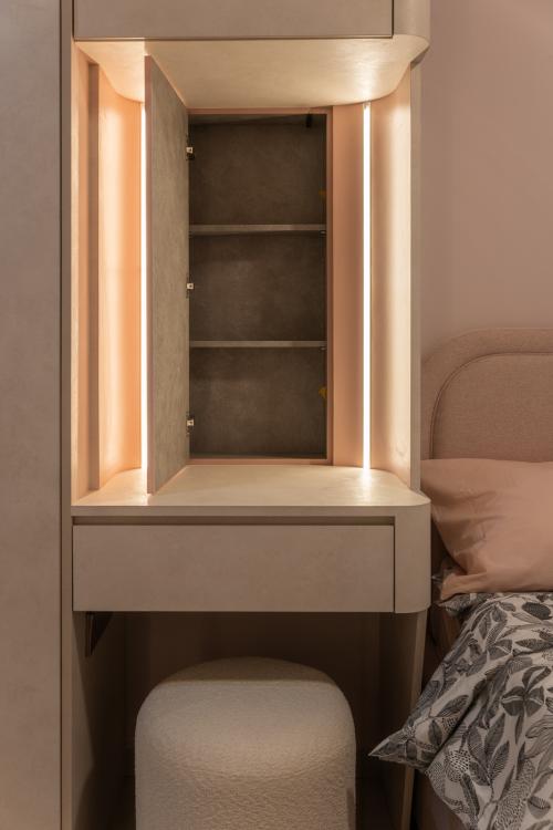Contemporary Bedroom at 119A Alkaff Crescent