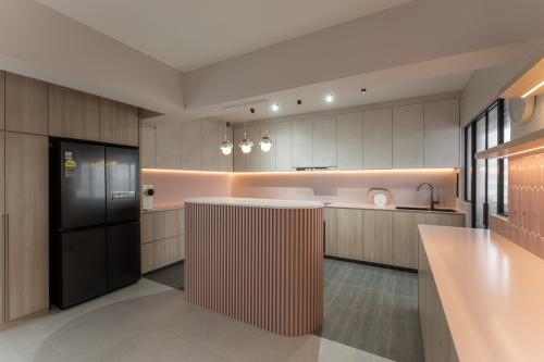 Contemporary Kitchen at 119A Alkaff Crescent