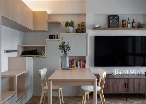 Modern Living Room at Pine Lane