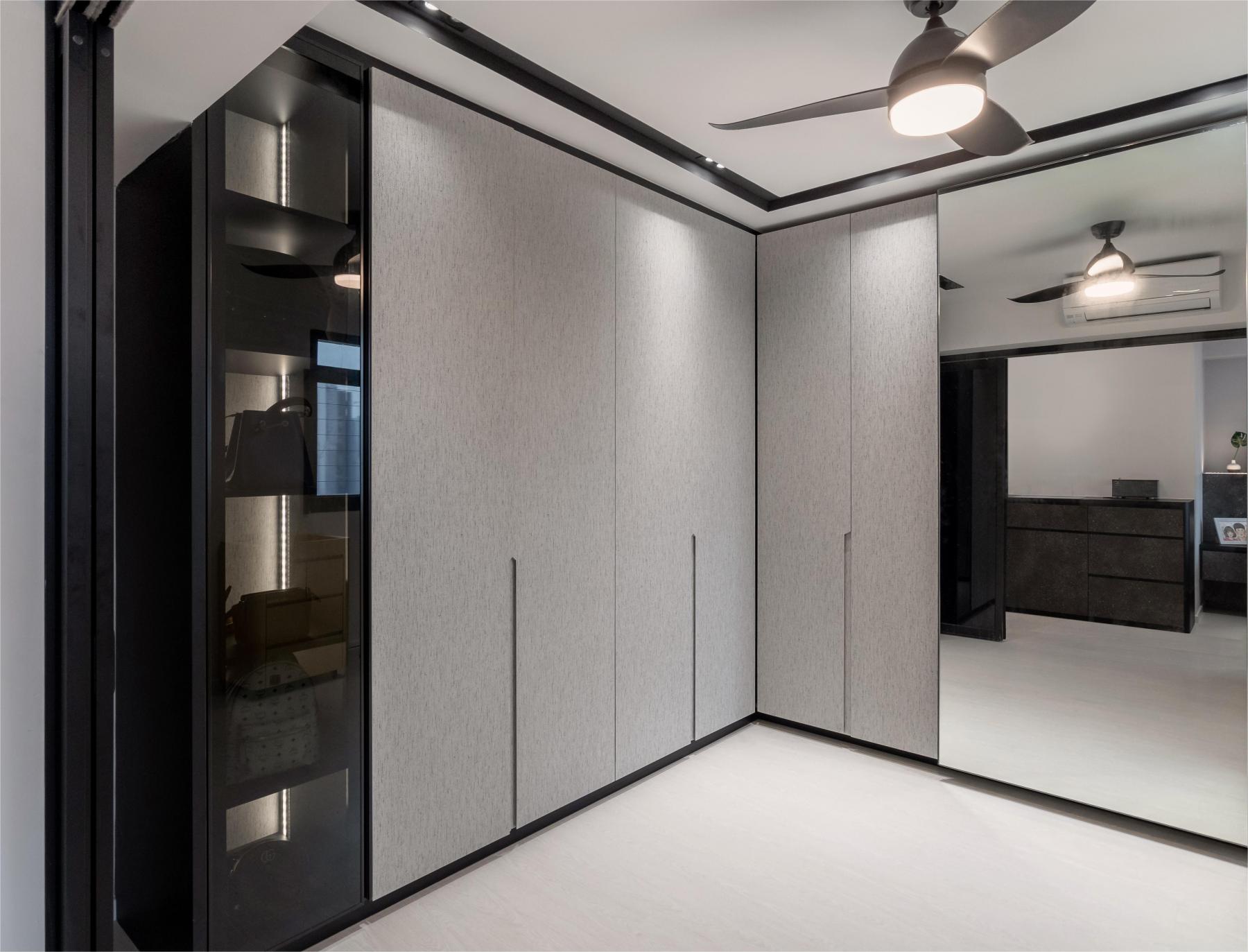 Contemporary Walk-in Wardrobe with Mirror and Wardrobe