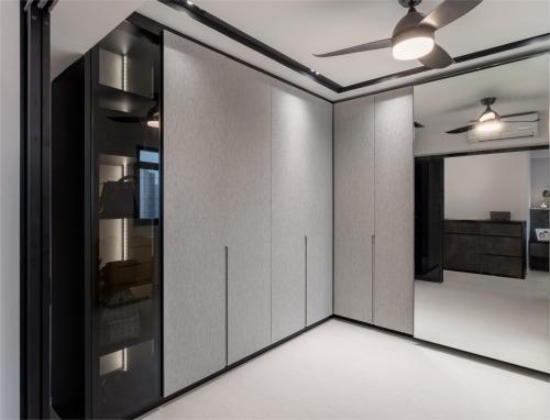 Contemporary Walk-in Wardrobe at 39 Jalan Rumah Tinggi