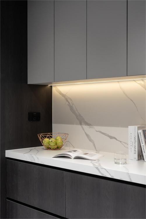 Modern Pantry at Alexandra View