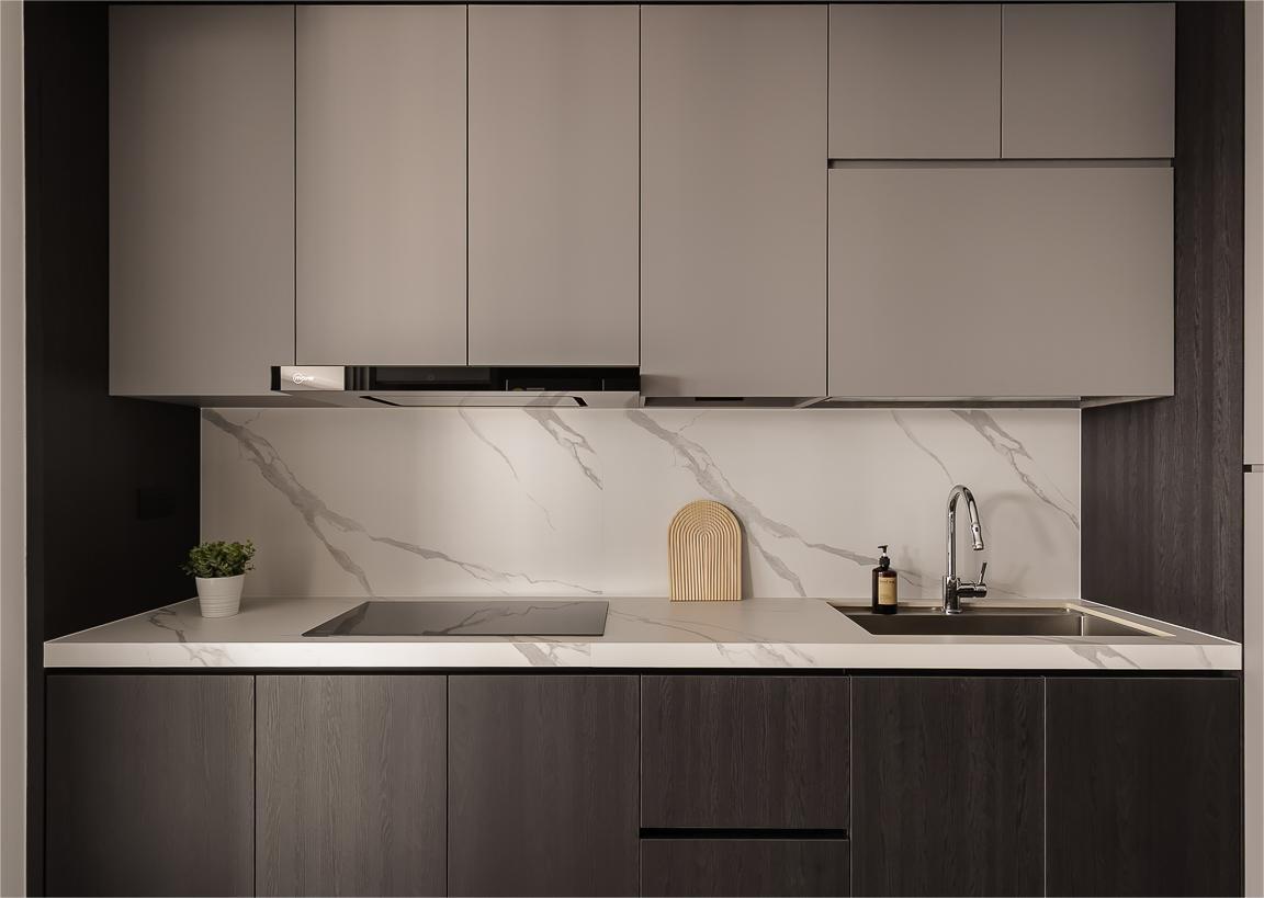 Modern Kitchen with Countertop and Kitchen Tap