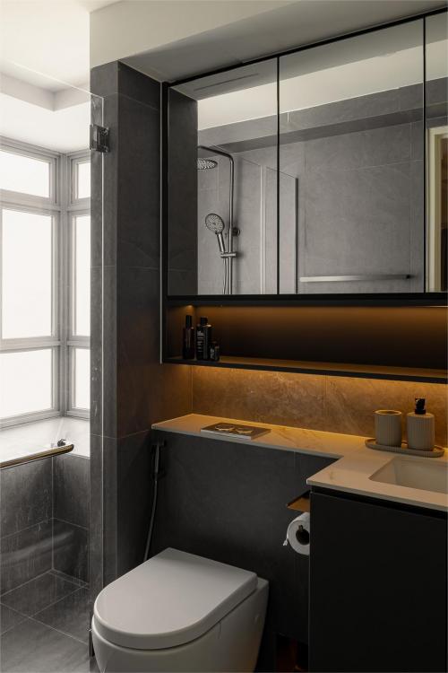 Modern Bathroom at The Peak @ Toa Payoh