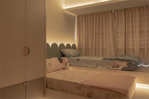 Modern Bedroom at The Peak @ Toa Payoh