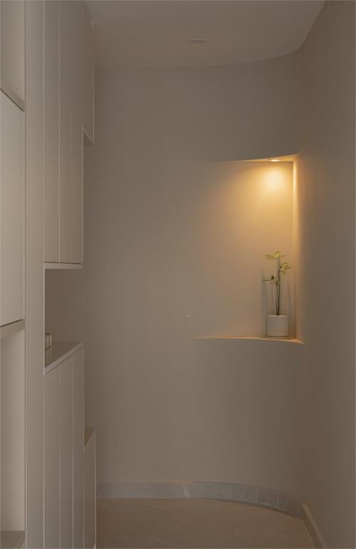 Modern Entryway at The Peak @ Toa Payoh
