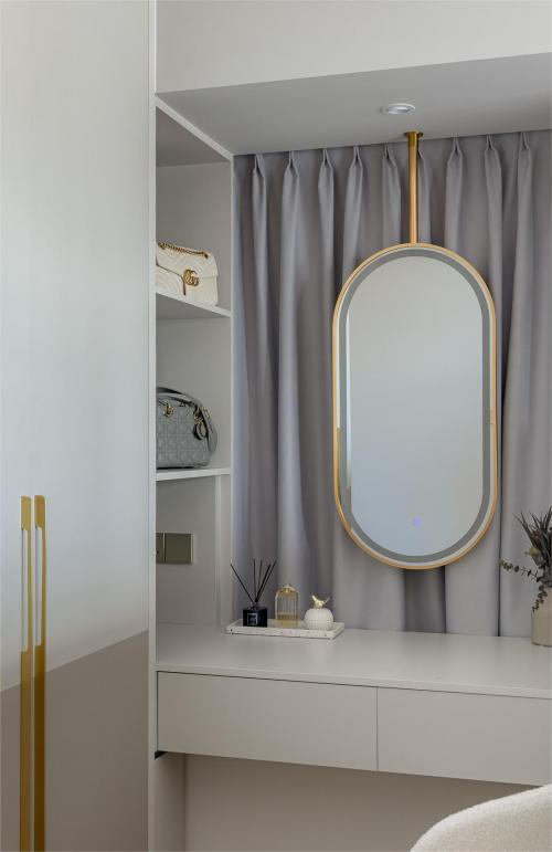 Modern Bedroom at The Peak @ Toa Payoh