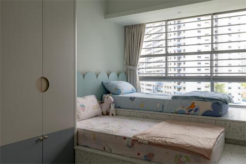 Modern Bedroom at The Peak @ Toa Payoh