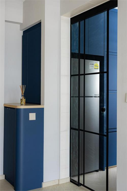 Modern Kitchen at 499A Tampines Ave 9