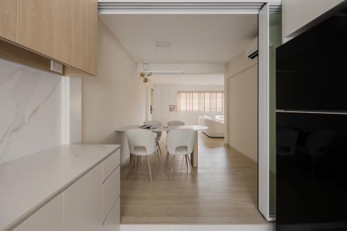 Minimalist Dining Room at Potong Pasir Ave