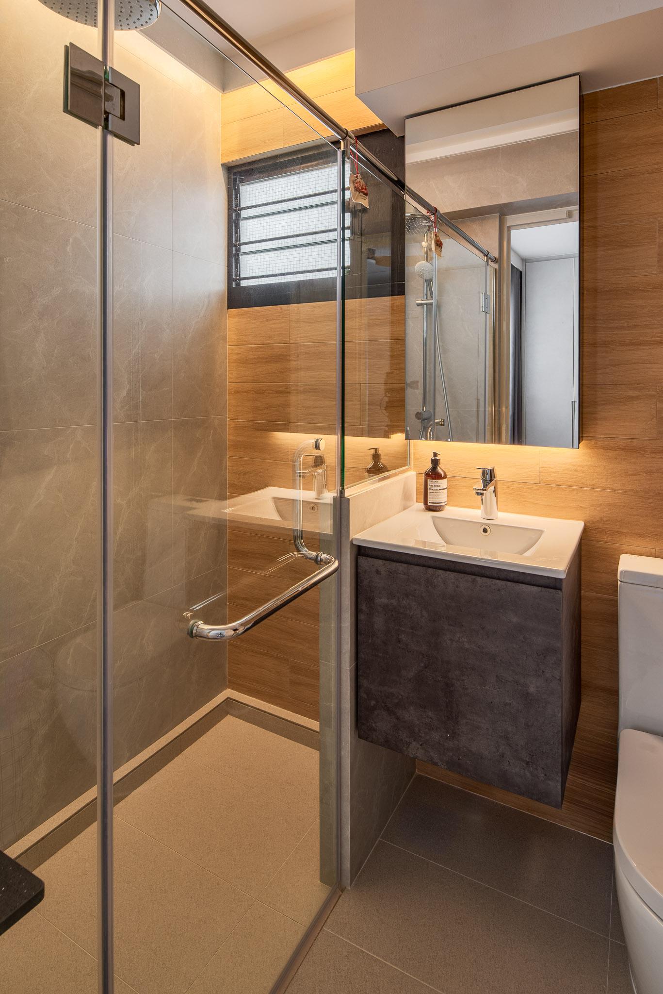 Minimalist Bathroom with Countertop and Homogeneous Tiles