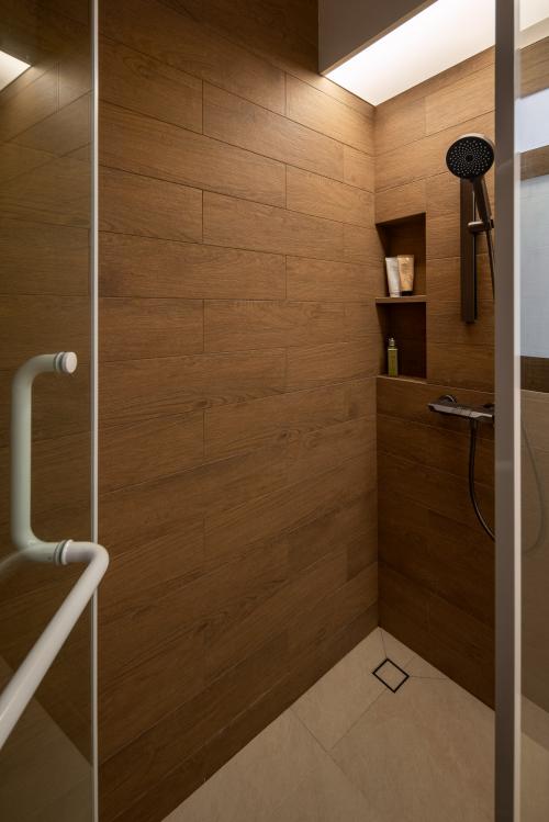 Contemporary Bathroom at 443 NEW PUNGGOL RD