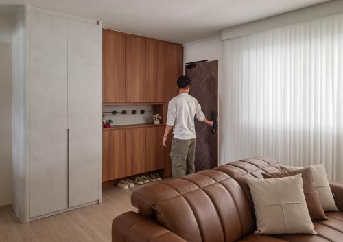Country Foyer at 205 YISHUN ST.21