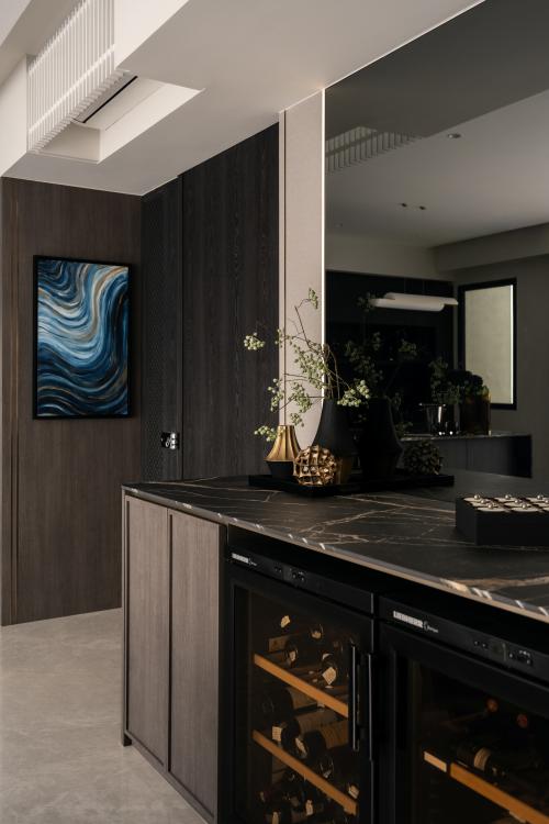 Modern Dining Room at Liv@Mb