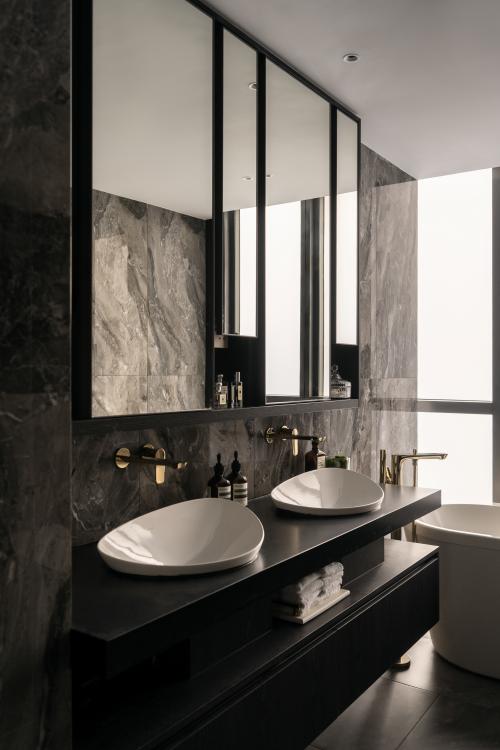 Modern Bathroom at Liv@Mb