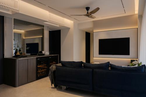 Modern Living Room at Liv@Mb