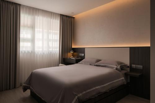 Contemporary Bedroom at Garden Court