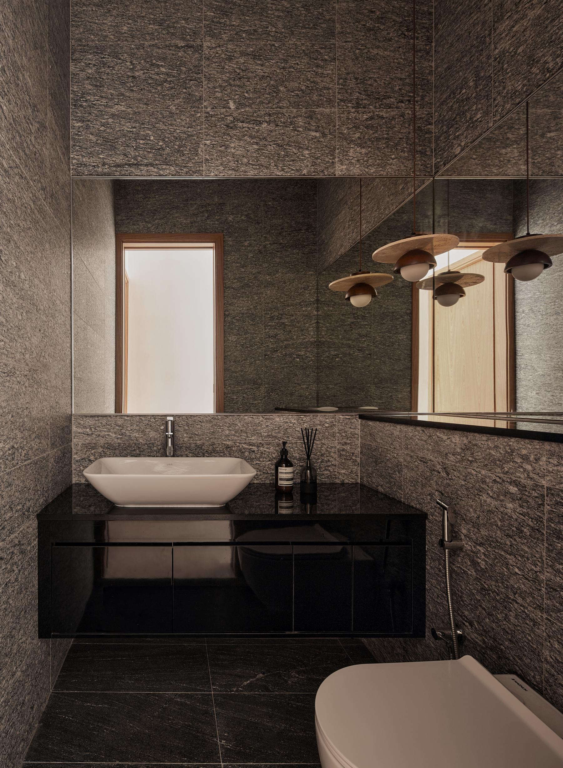 Modern Bathroom with Mirror and Bathroom Storage