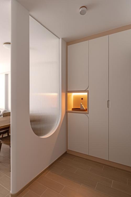 Scandinavian Entryway at Kim Keat Ripples