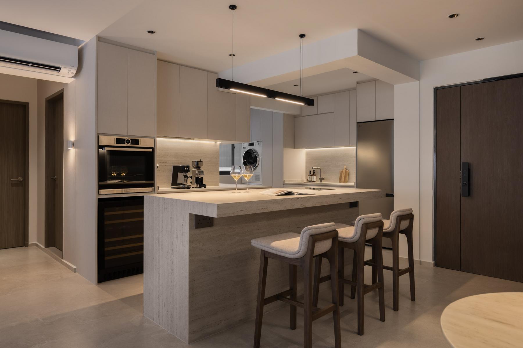 Contemporary Kitchen with Kitchen Island and Open Kitchen