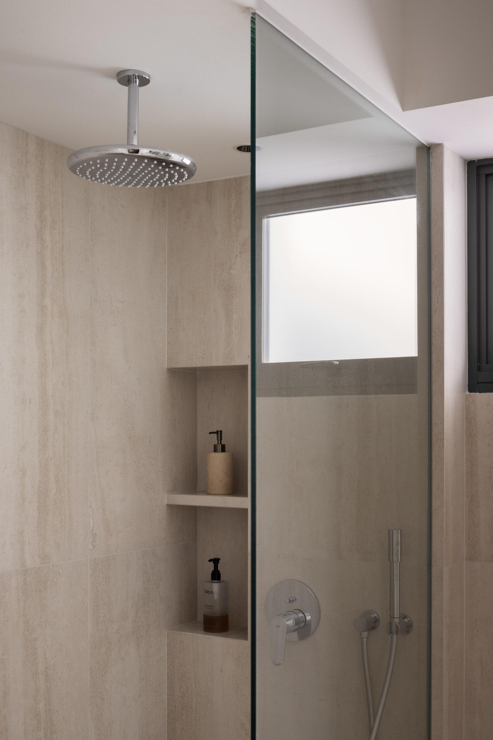 Contemporary Bathroom with Shower Screen and Rainshower