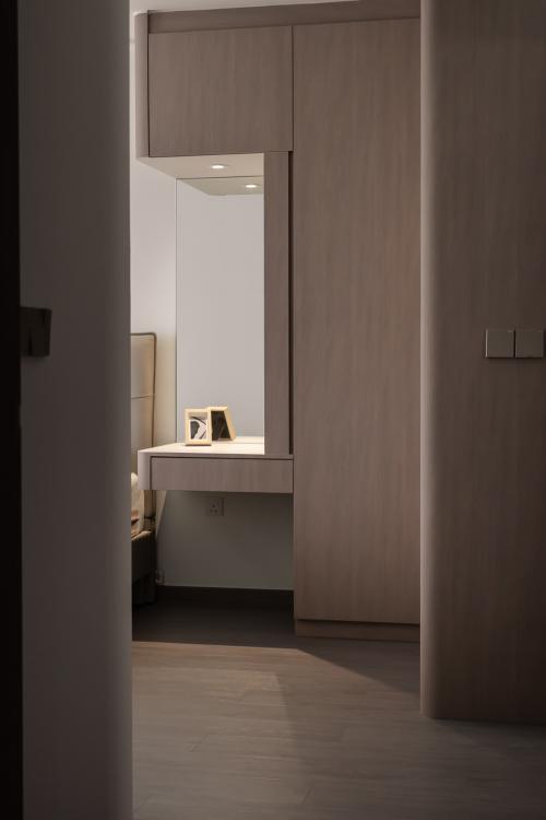 Minimalist Bedroom at 233A Upper Aljunied Road