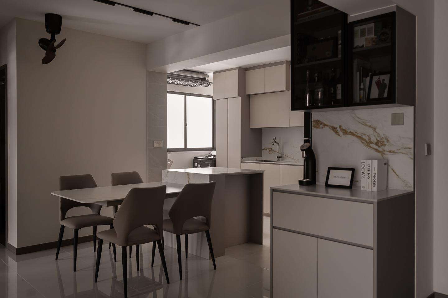 Minimalist Kitchen with Kitchen Island and Kitchen Cabinets