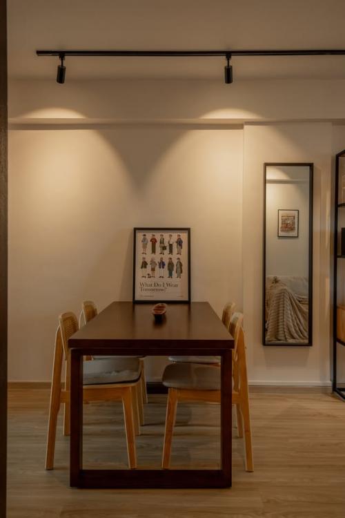 Modern Dining Room at 645 Hougang Ave 8