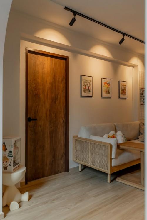 Modern Living Room at 645 Hougang Ave 8
