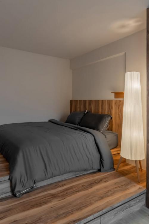 Modern Bedroom at 645 Hougang Ave 8